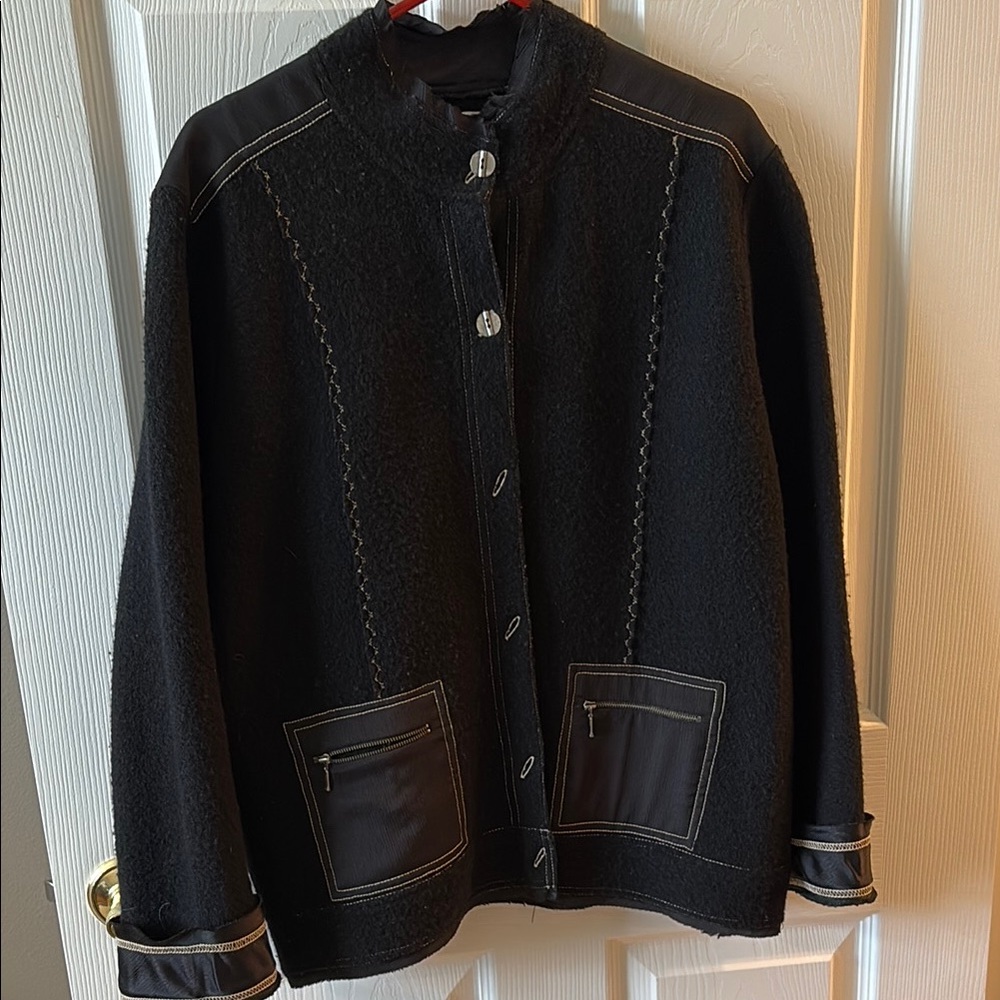 Black Women's Wool Chicos Jacket with Contrast Stitching